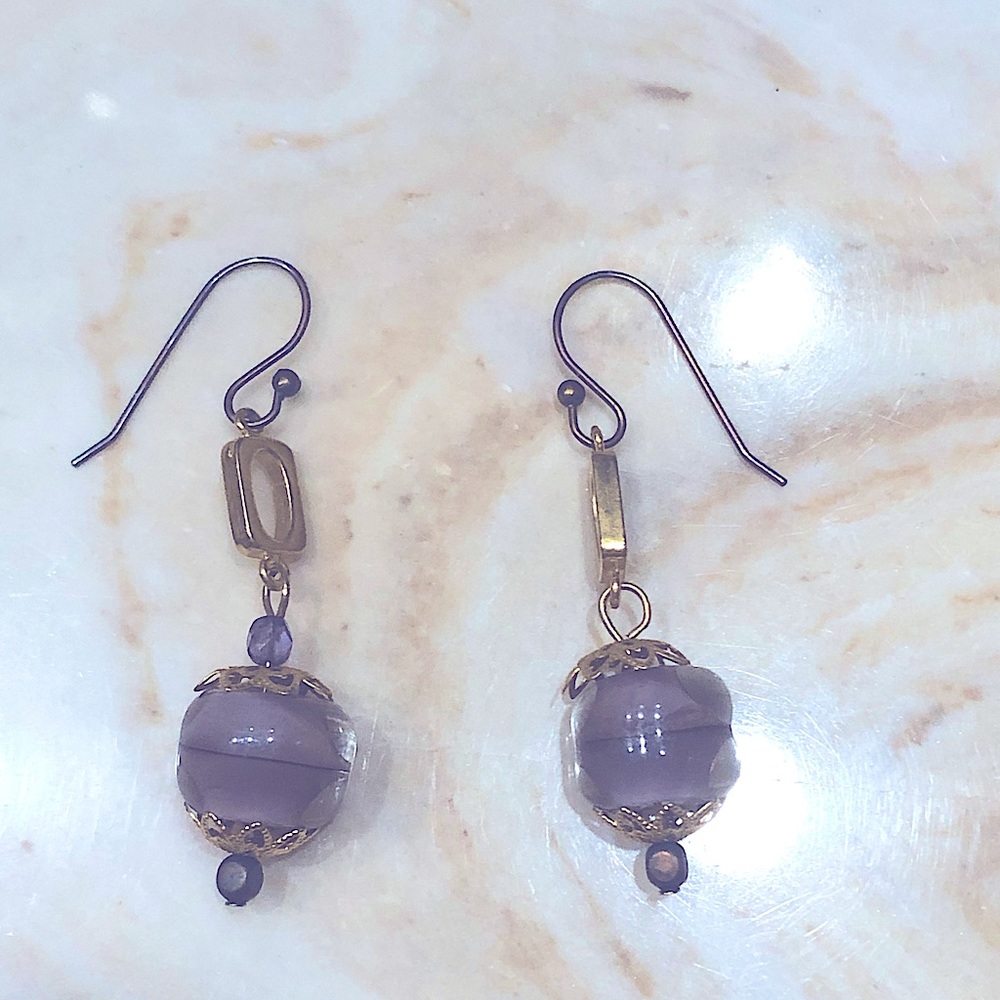Pretty Lavender color beaded earrings.  Approximately 1.5”.